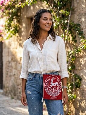 Vintage Woven Shoulder Bag. Vibrant Red.